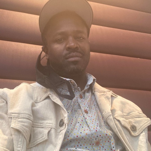 Meet your Posher, Andrew - Picture 1 of 1